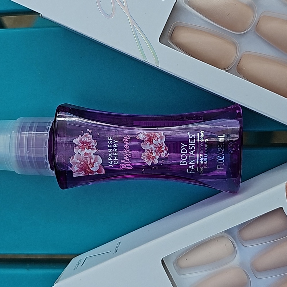 Nail Bundle 💅 - Picture 3 of 3